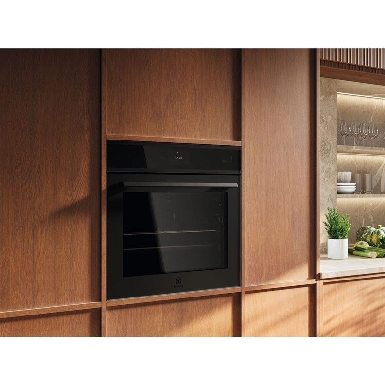 Orkaitė Electrolux „MealAssist“, „SteamPro“ EOB9S3XT