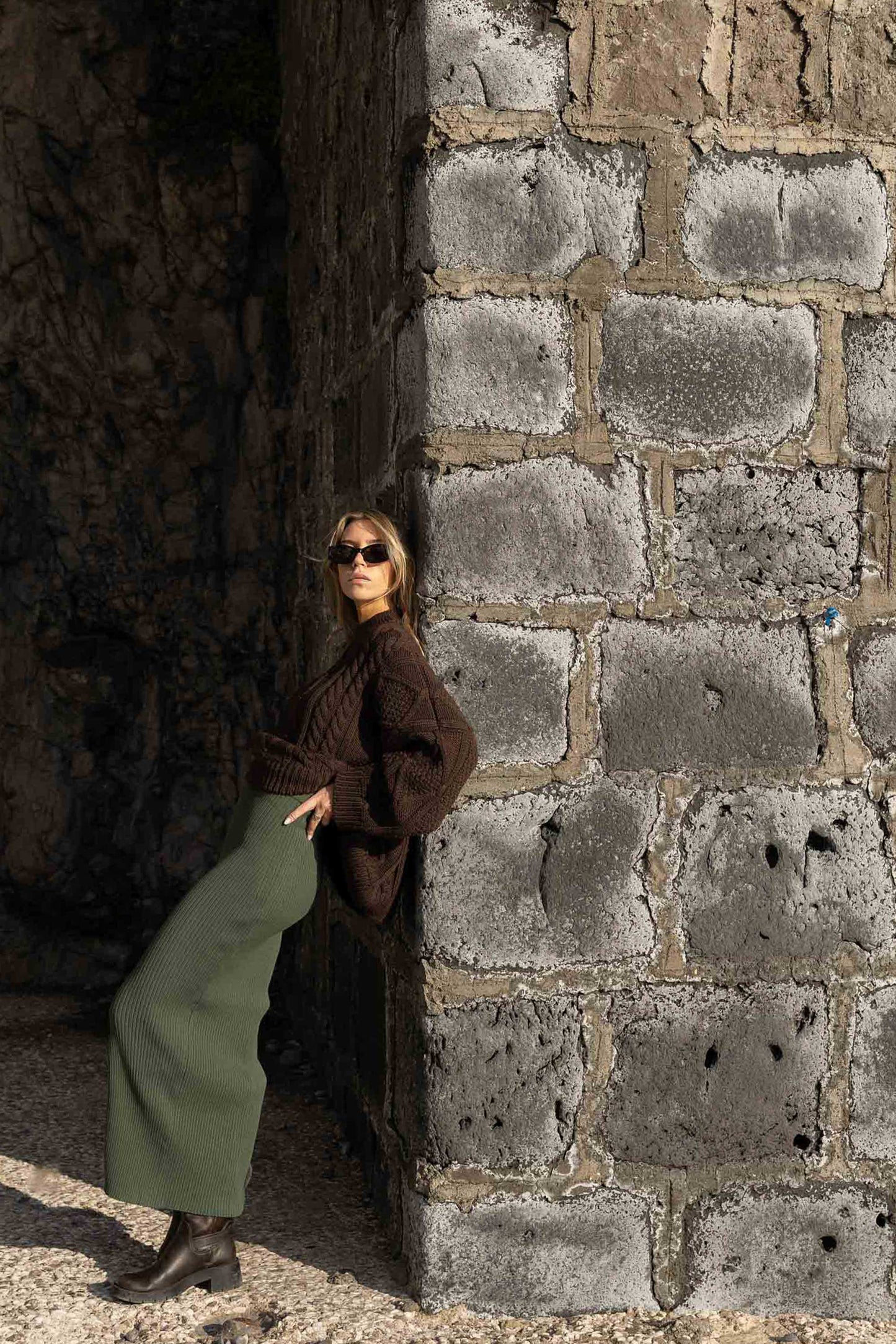 Nonna Zopfmusterpullover aus 100 % Merinowolle Schokolade
