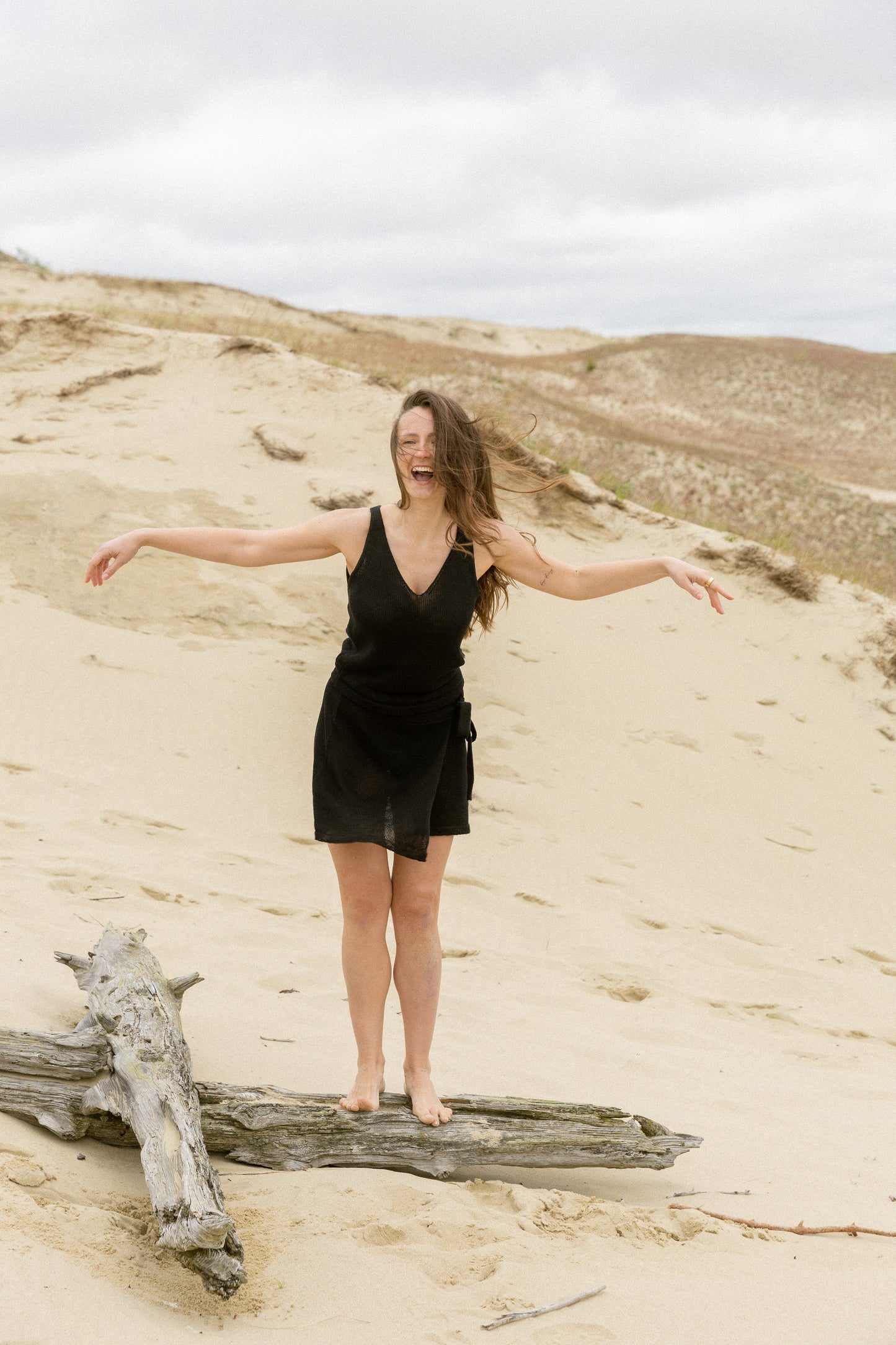 Mare Wickelrock aus 100 % Leinen, Schwarz