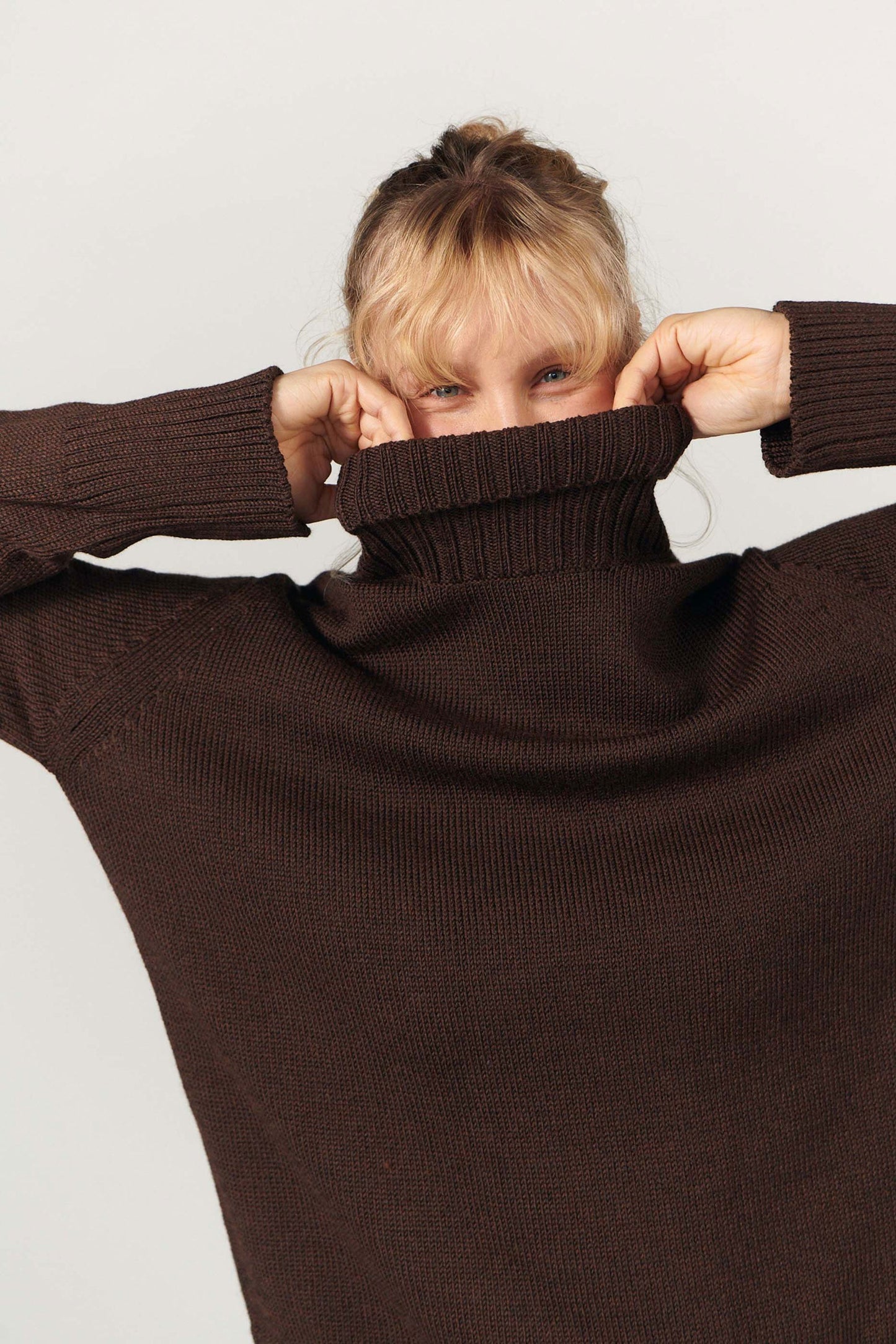 Morbido Rollkragenpullover aus 100 % Merinowolle, Schokolade