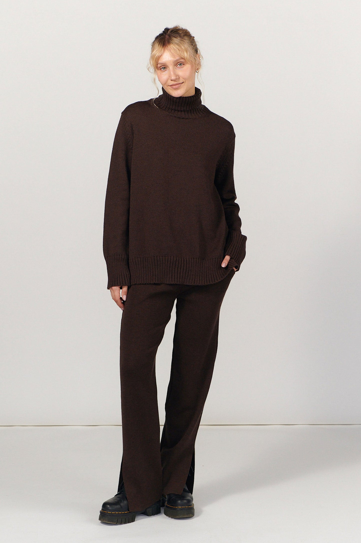 Morbido Rollkragenpullover aus 100 % Merinowolle, Schokolade