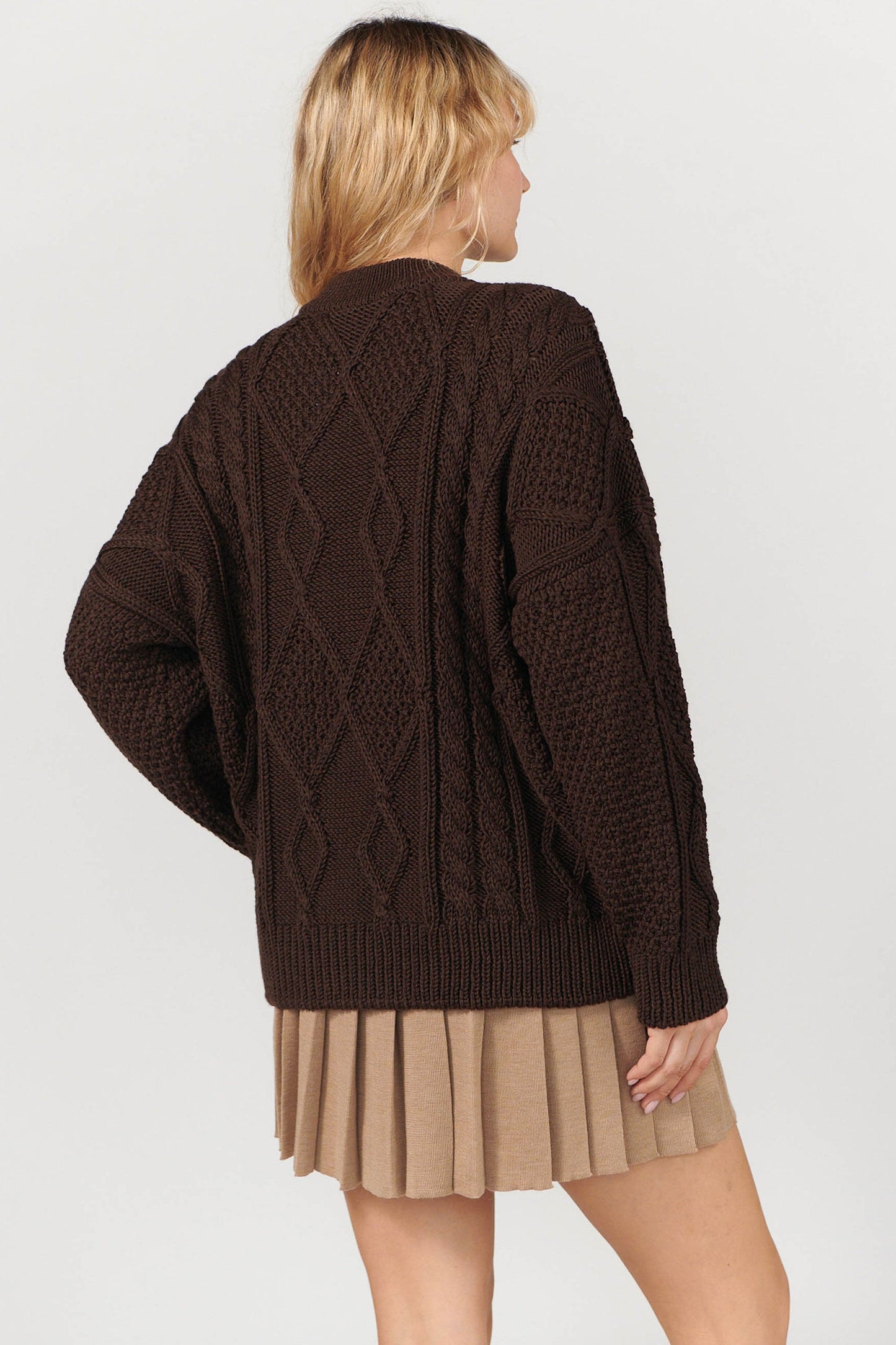 Nonna Zopfmusterpullover aus 100 % Merinowolle Schokolade