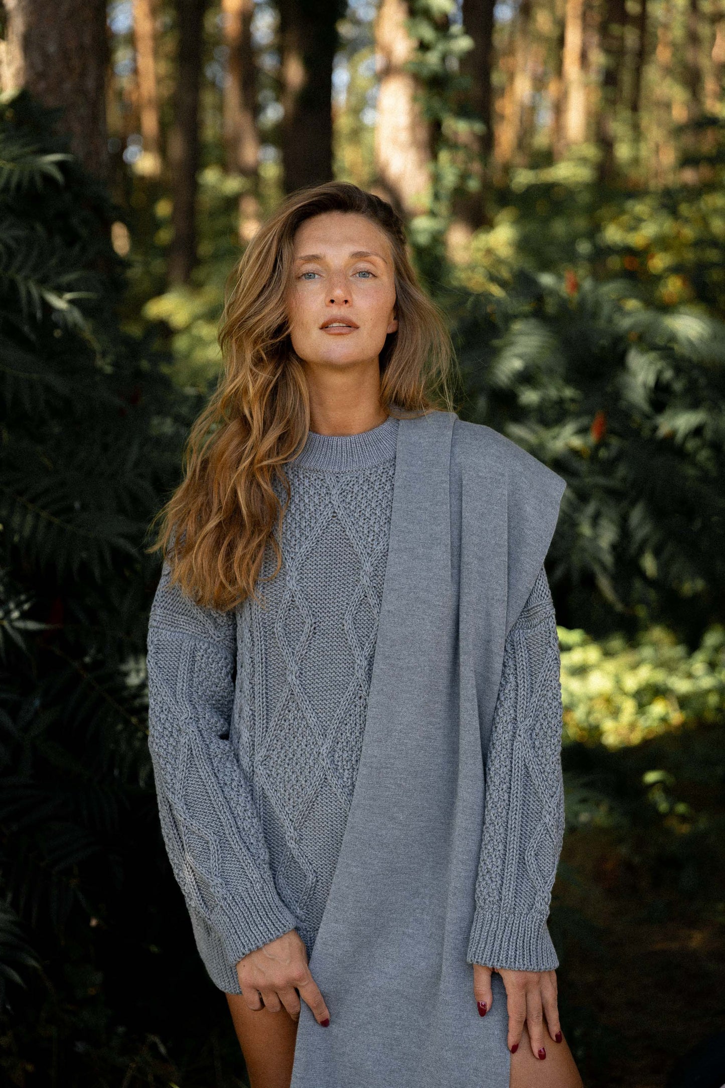 Nonna Zopfmusterpullover aus 100 % Merinowolle Grau