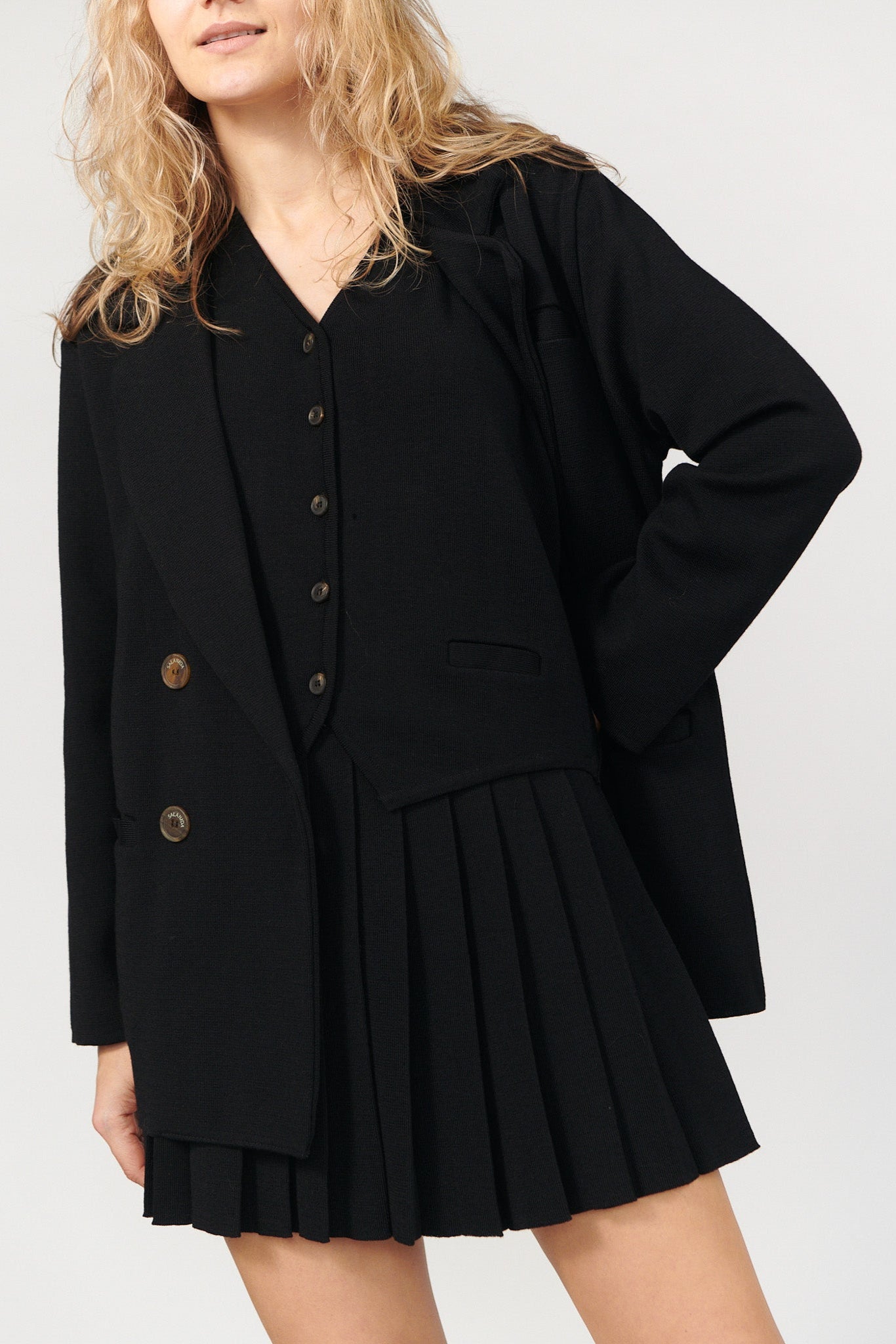 Piccolo Pleated 100% Merino Mini Skirt Black