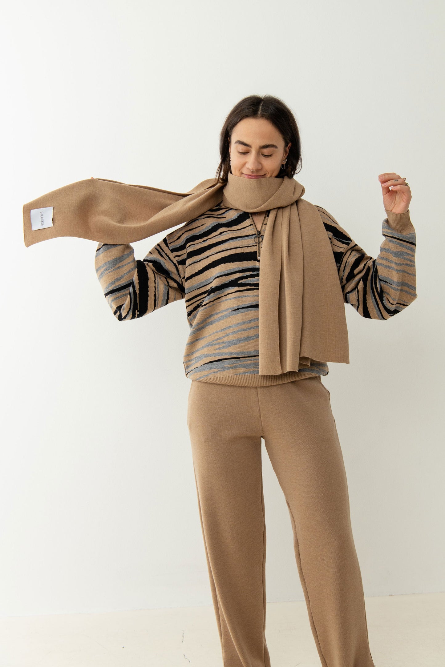 Via 100% Merino Scarf Beige