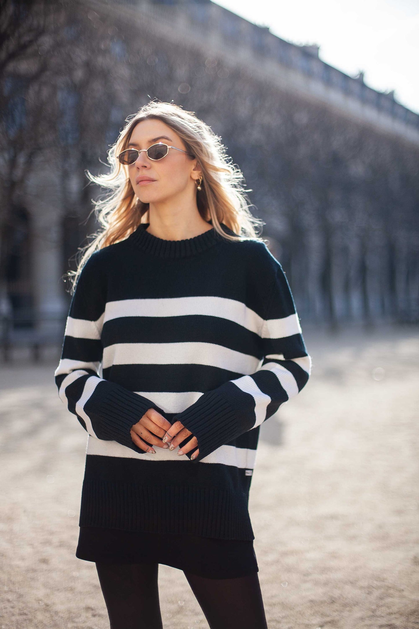 Marina Gestreifter Pullover aus 100 % Merinowolle in Schwarz