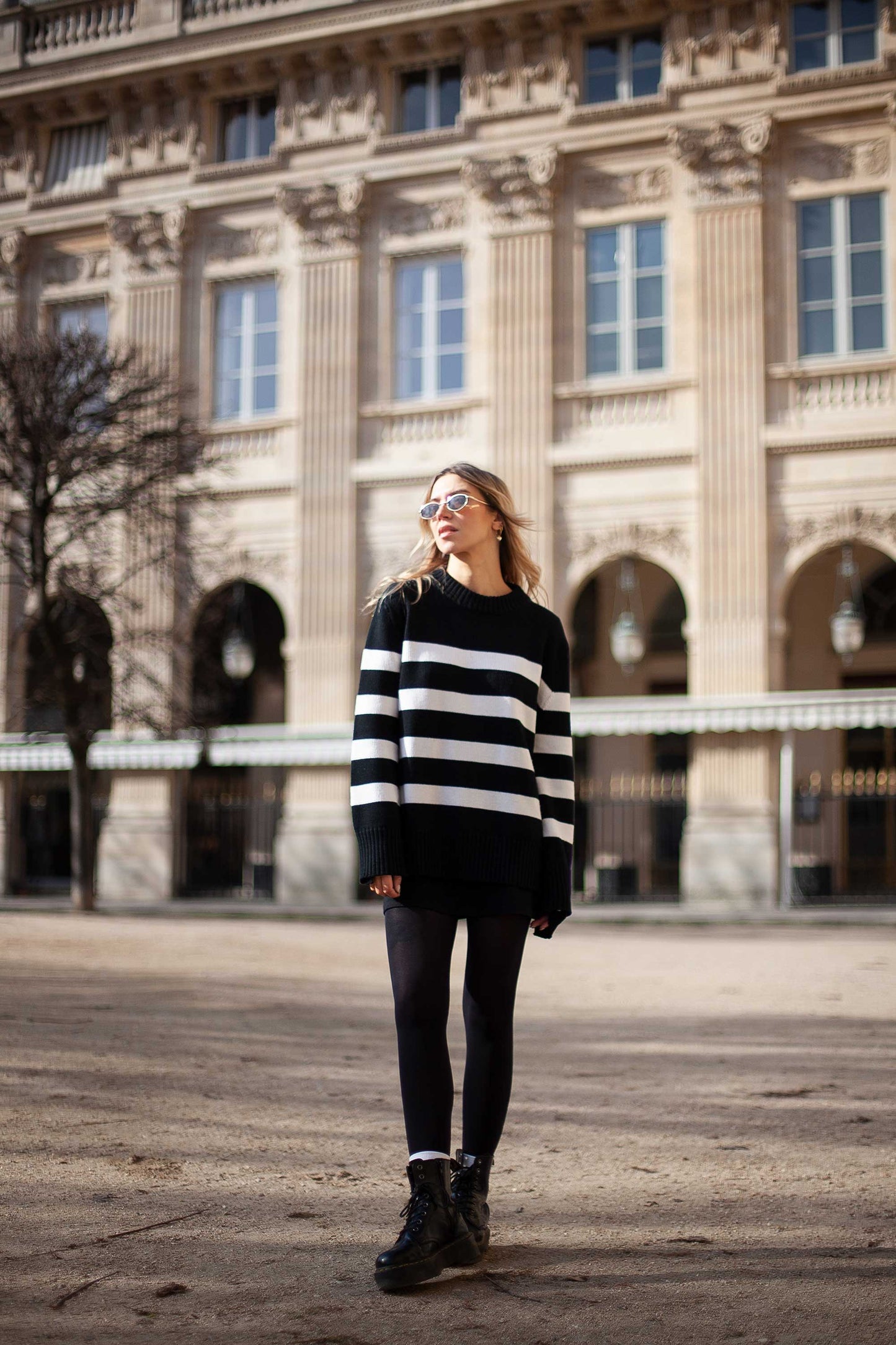 Marina Gestreifter Pullover aus 100 % Merinowolle in Schwarz