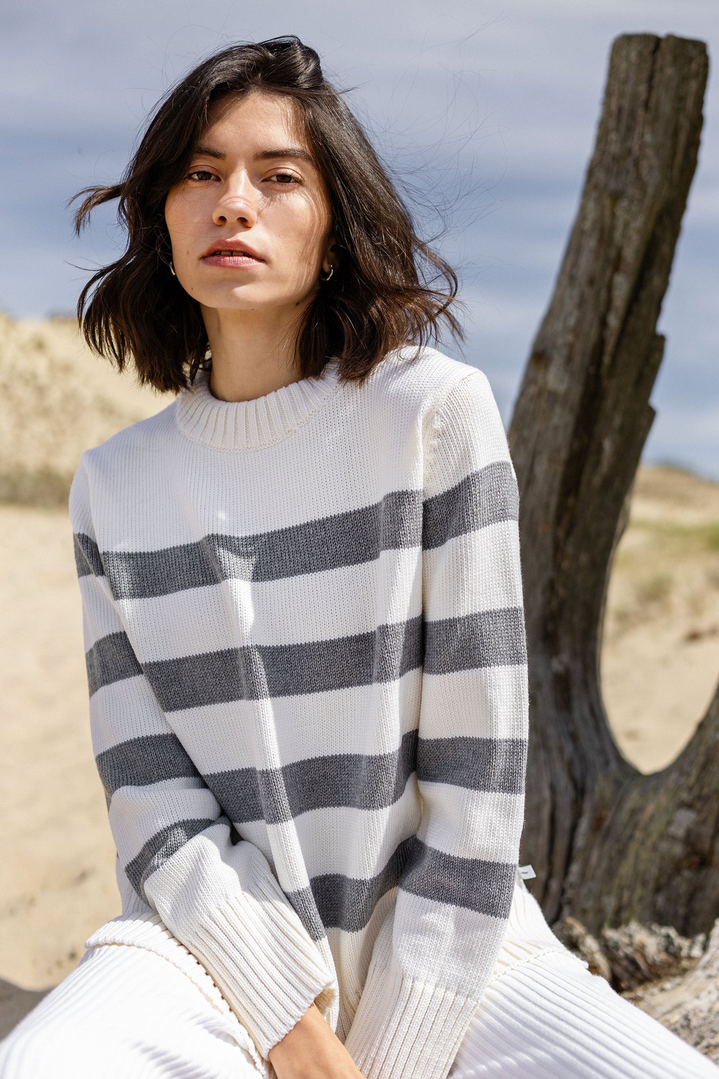 Marina Gestreifter Pullover aus 100 % Merinowolle in Grau