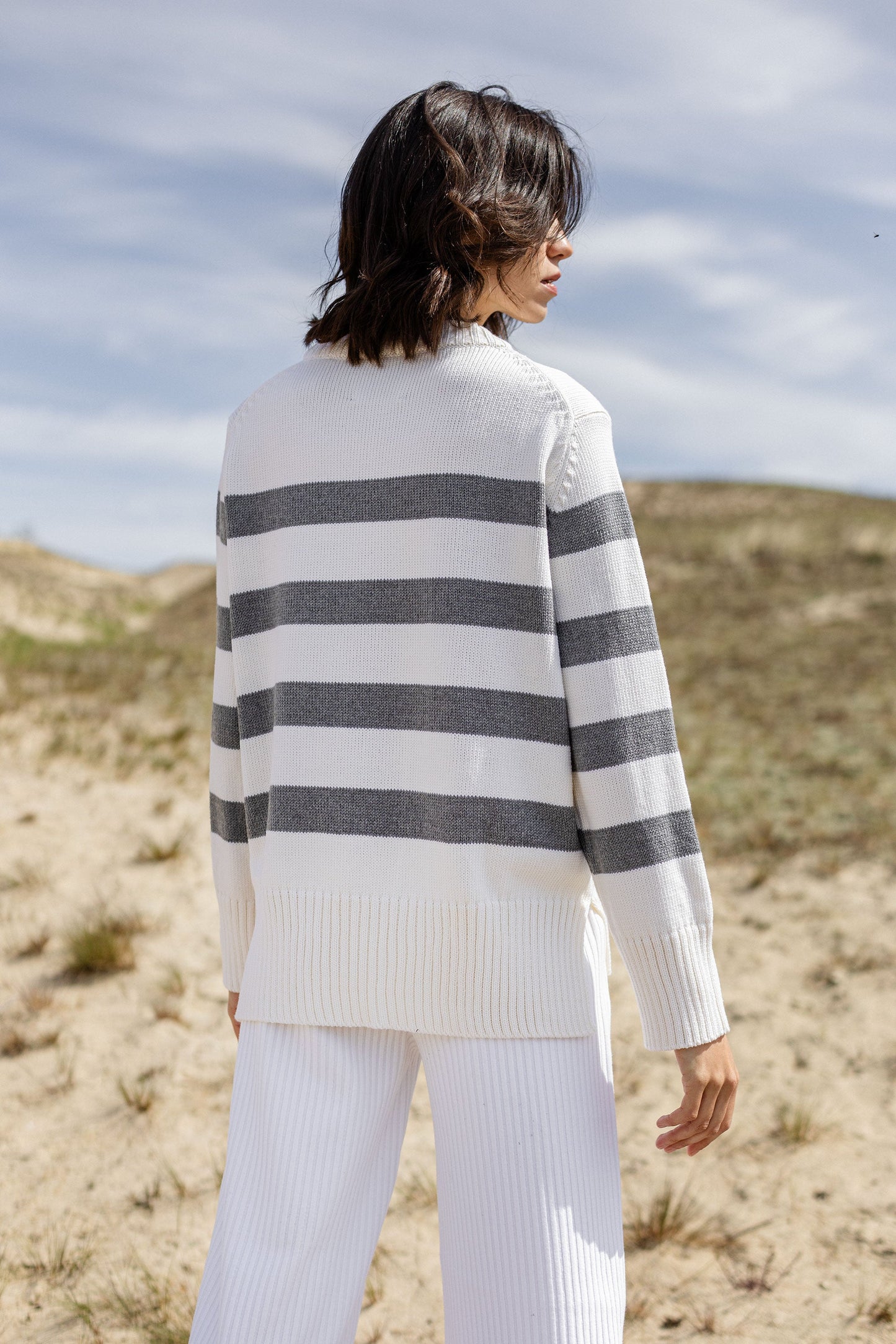 Marina Gestreifter Pullover aus 100 % Merinowolle in Grau