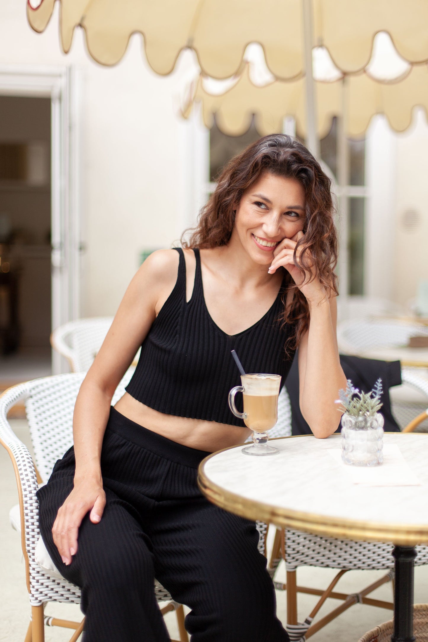 Donna Geripptes Crop Top Schwarz