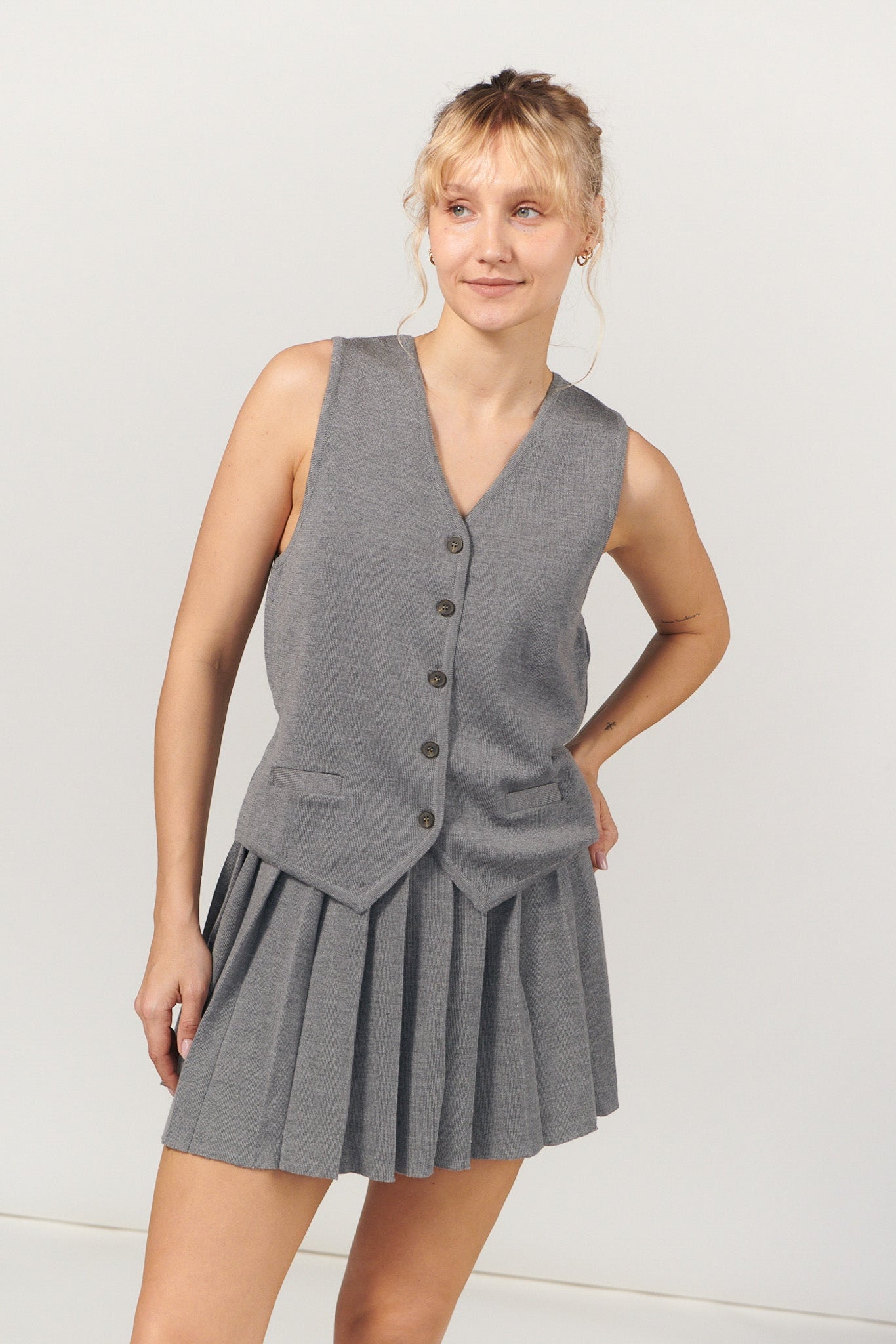 Galante Knitted 100% Merino Waistcoat Light Grey