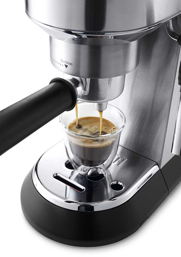 DeLonghi EC685M Pusiau Automatinis Kavos Aparatas - ESE Tabletės, Pieno Putos, 1.1L