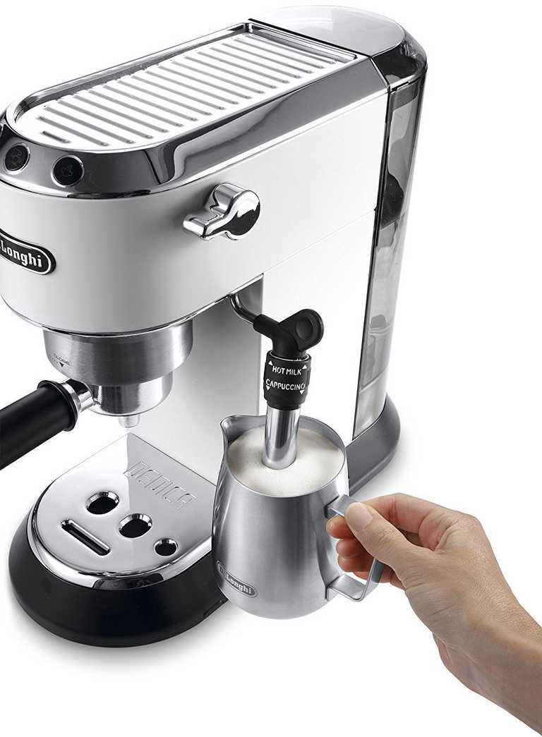 DeLonghi EC685M Pusiau Automatinis Kavos Aparatas - ESE Tabletės, Pieno Putos, 1.1L