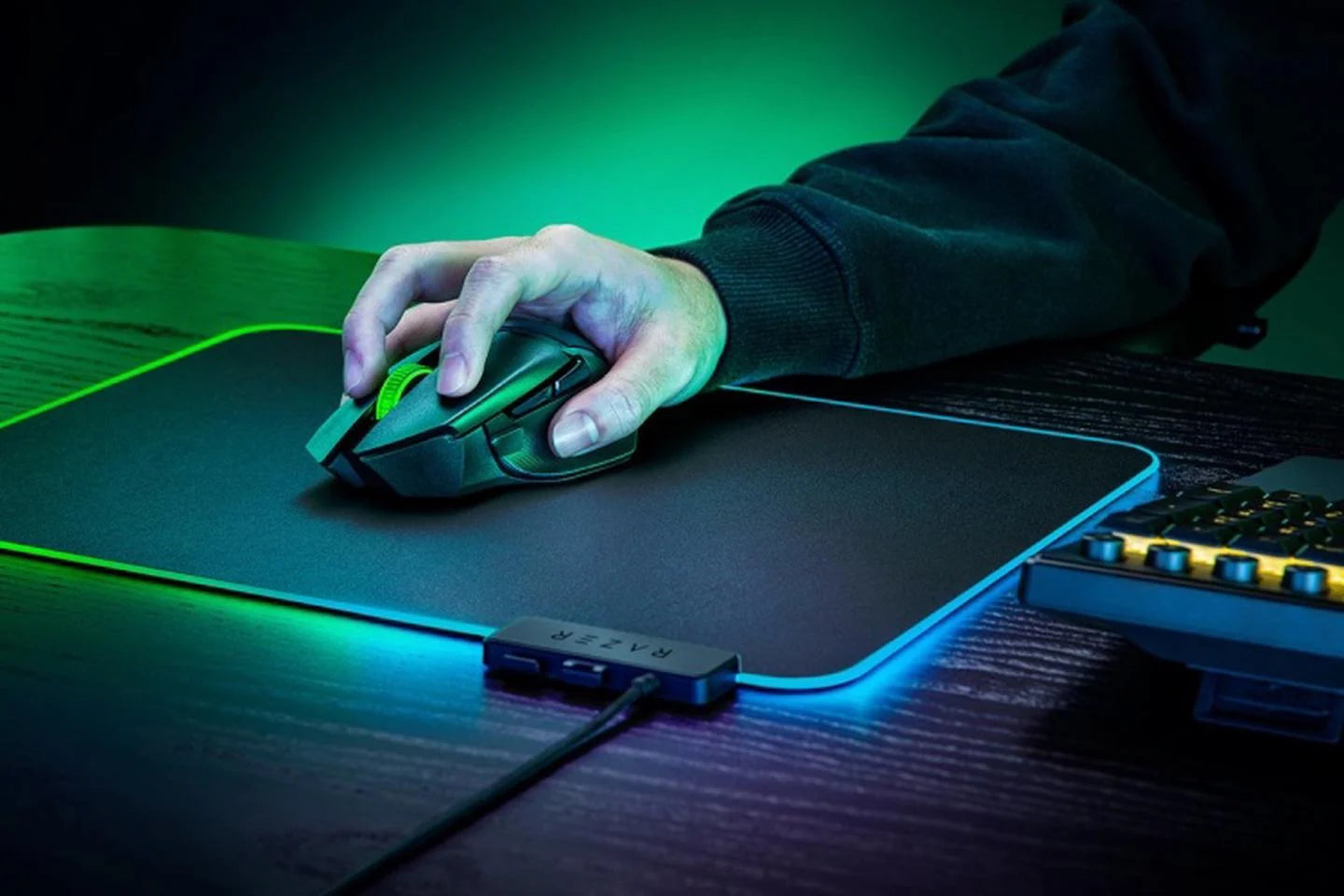 Razer Basilisk V3 X HyperSpeed – belaidė žaidimų pelė su Bluetooth, 18 000 DPI, juoda