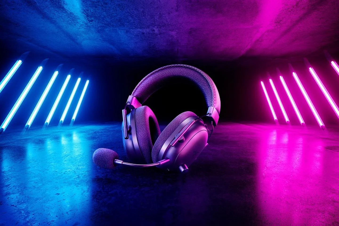 Razer BlackShark V2 Pro (2023), juodos – Belaidės žaidimų ausinės su mikrofonu