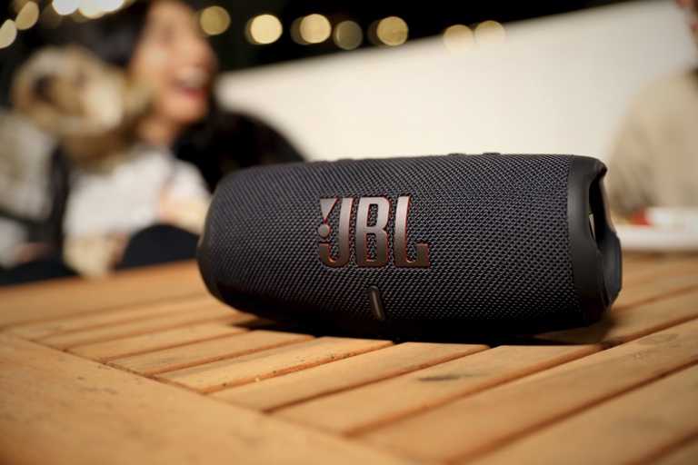 JBL Charge 5 belaidė kolonėlė, 40 W, IP67