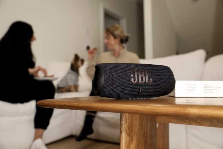 JBL Charge 5 belaidė kolonėlė, 40 W, IP67