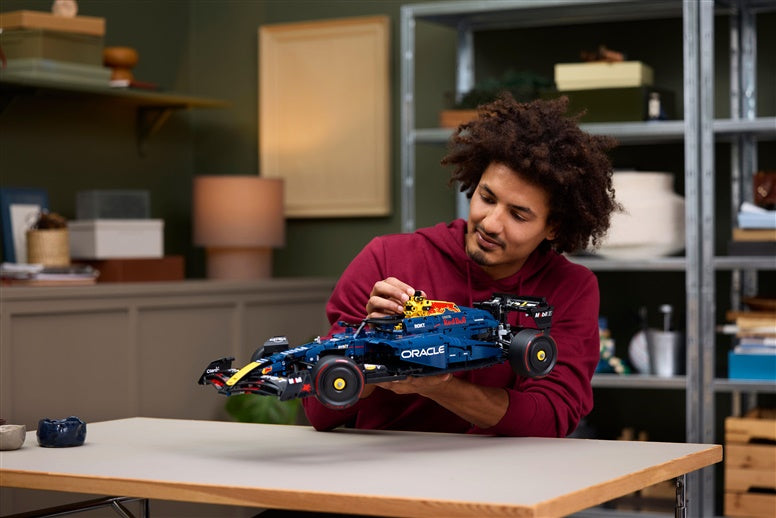 Samochód LEGO® Oracle Red Bull Racing RB20 F1 42206, 1639 elementów.