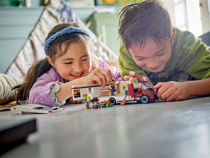 LEGO® City Przyczepa kempingowa na wakacyjne przygody, 385 elementów