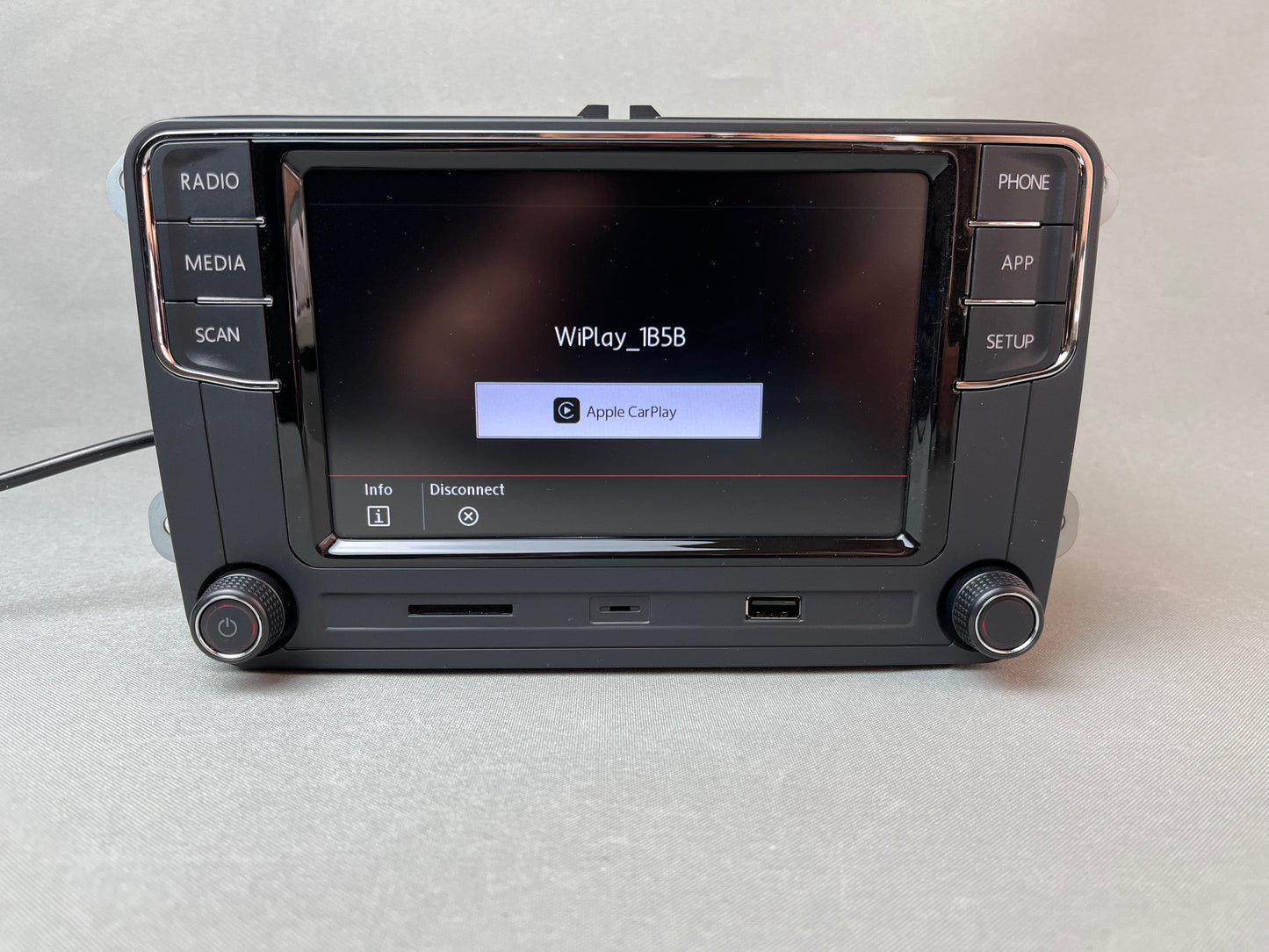 Volkswagen VW RCD 330G Wireless CarPlay and Android Car Navigation System Multimedia AUX GPS