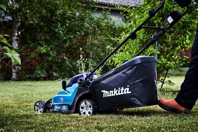 Akumuliatorinė vejapjovė MAKITA DLM432Z 2x18 V