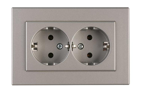 Dvivietis kištukinis lizdas VILMA XP500, metalo spalvos