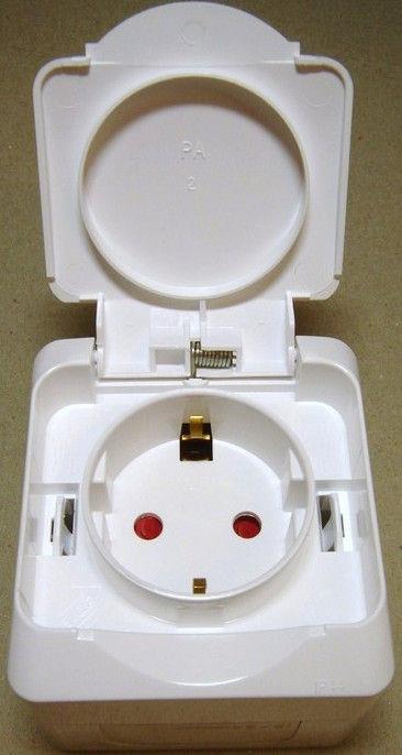 Gniazdo SCHNEIDER CEDAR PLUS, IP44