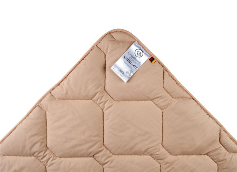 Antklodė COMCO 1A5A2K/400-3-1, 220×200 cm, ruda