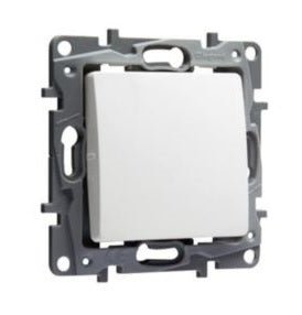 664704 NILOE Zwischenschalter 10A, weiß