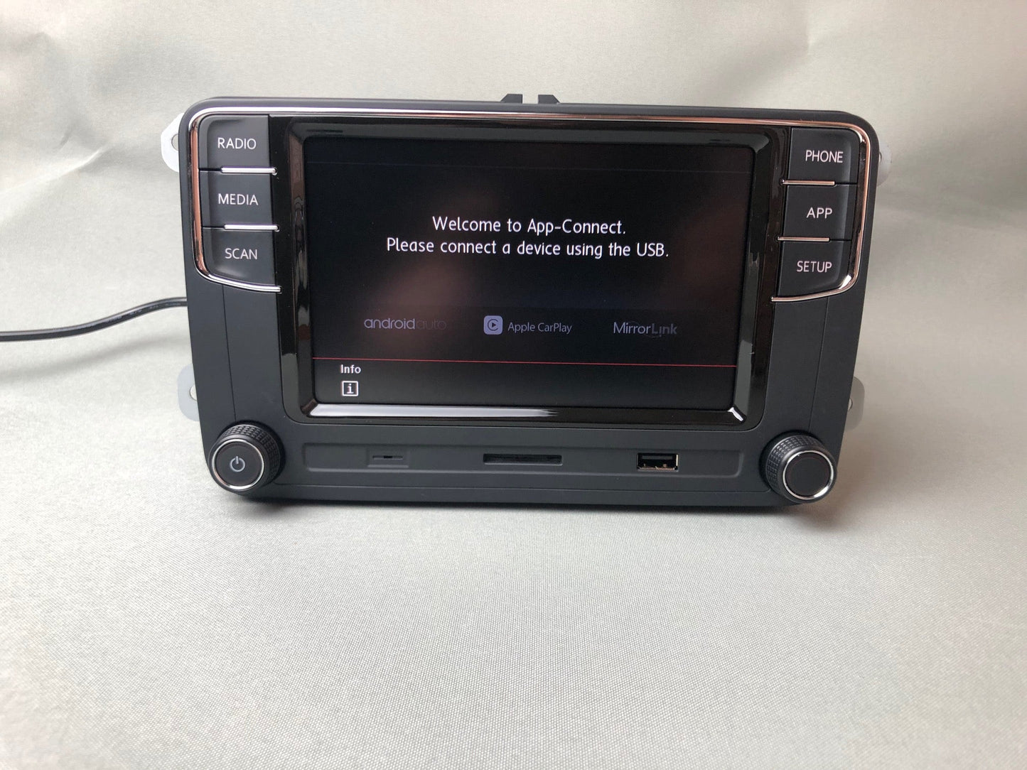 Volkswagen VW RCD 330G CarPlay and Android Car Navigation System Multimedia GPS