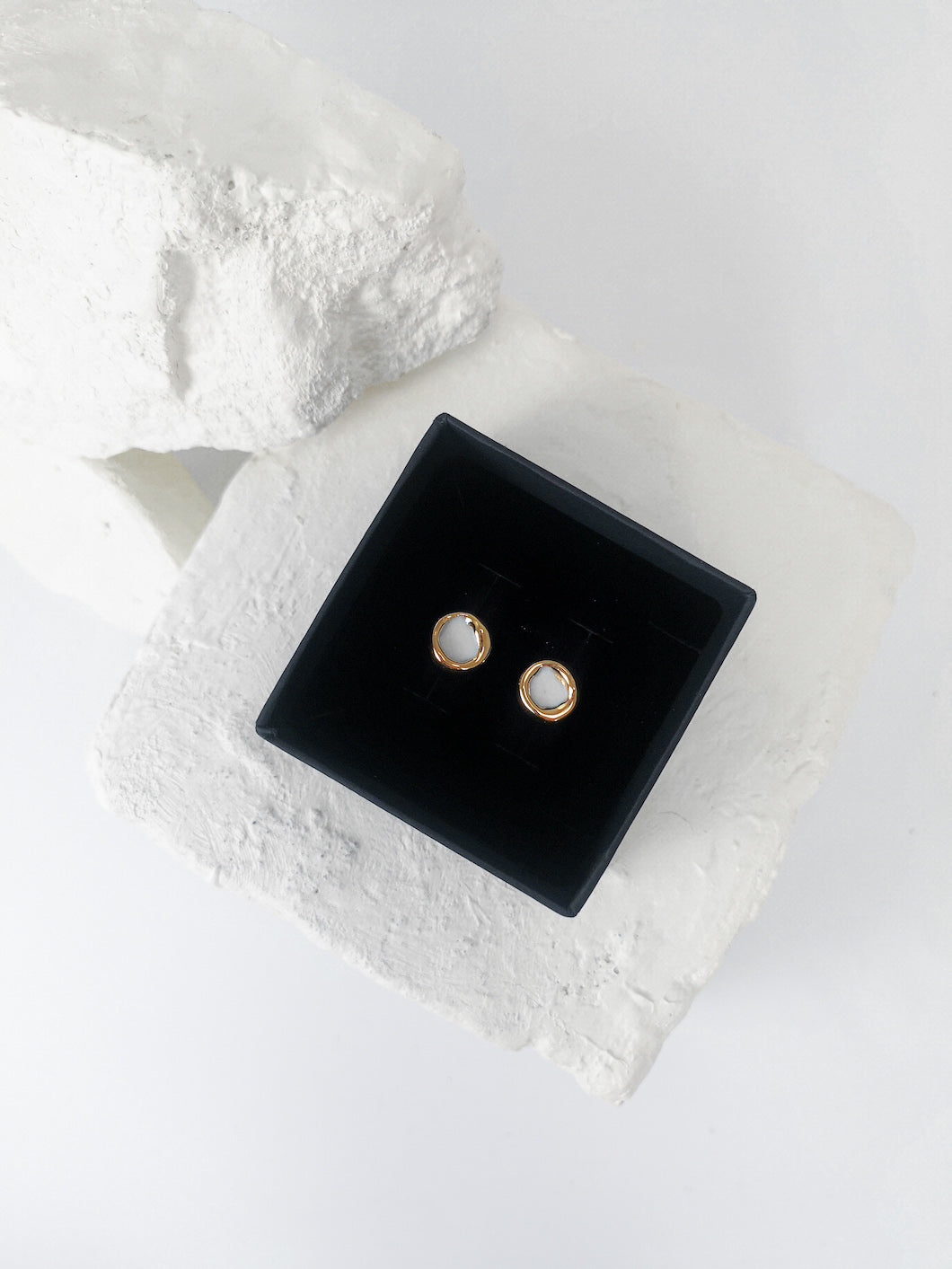 "Friso" porcelain earrings