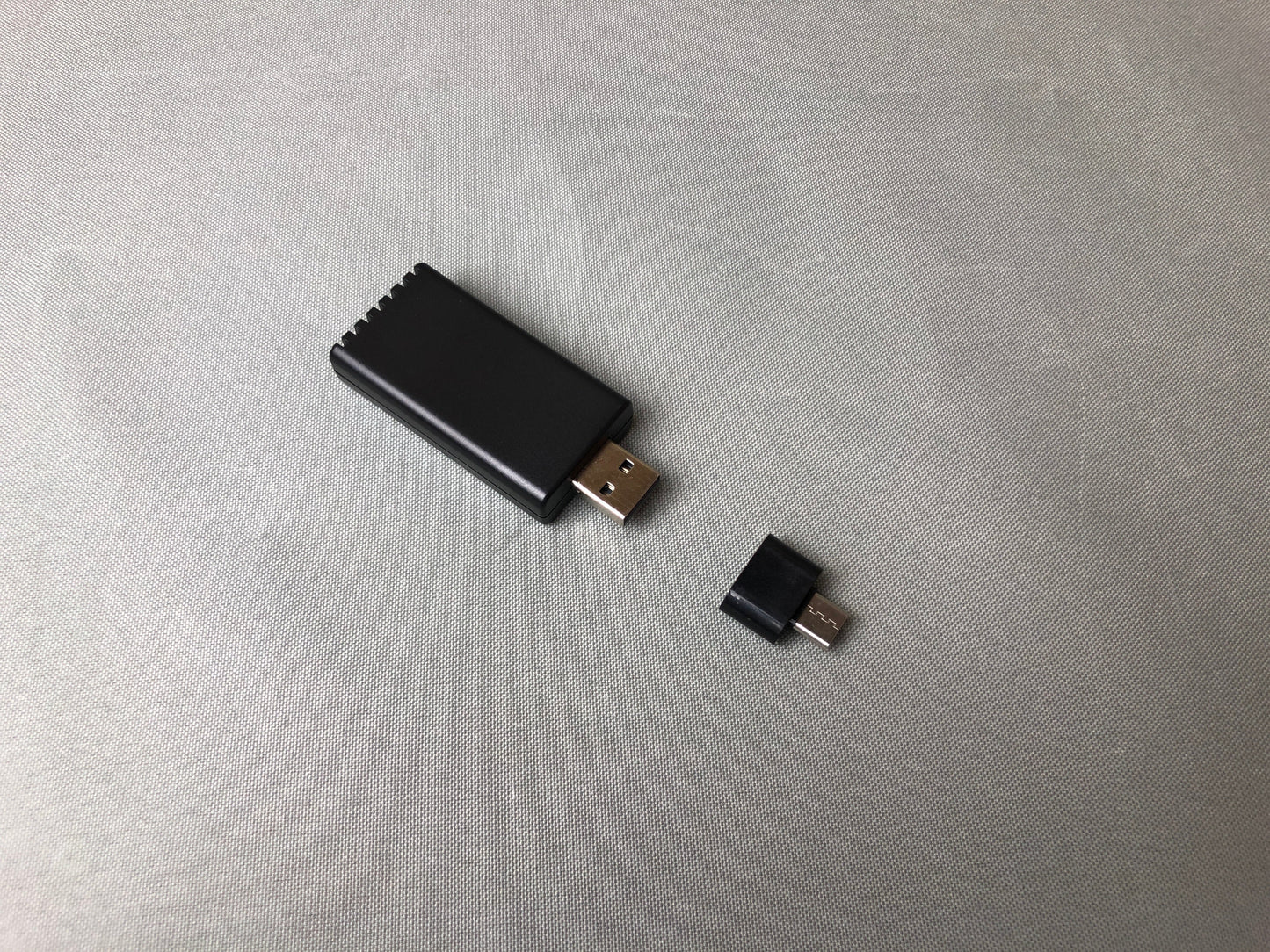 USB Wired to Wireless CarPlay Adapter Box for Apple Carplay Car OEM Wired CarPlay To Wireless CarPlay Dongle Plug and Play