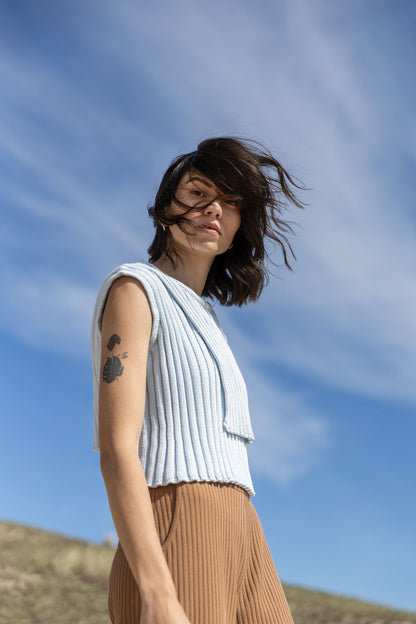 Nuovo Asymmetrisches Top Hellblau
