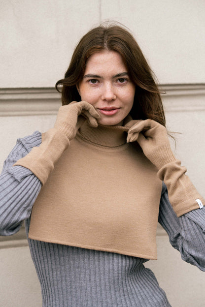 Punto 100% Merino Bib Neck Beige