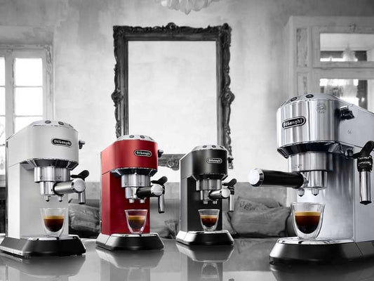 DeLonghi EC685M Pusiau Automatinis Kavos Aparatas - ESE Tabletės, Pieno Putos, 1.1L