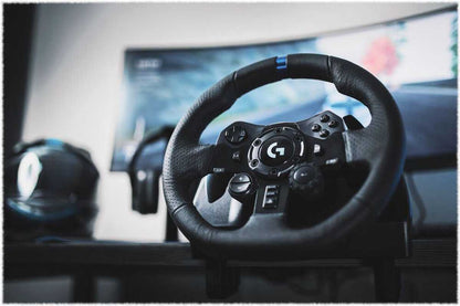 Logitech G923 sacīkšu spēļu stūre PS4/PC — TrueForce tehnoloģija
