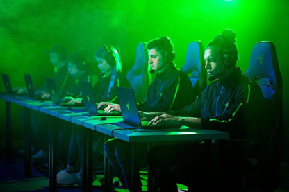 Razer BlackShark V2 Pro (2023), juodos – Belaidės žaidimų ausinės su mikrofonu