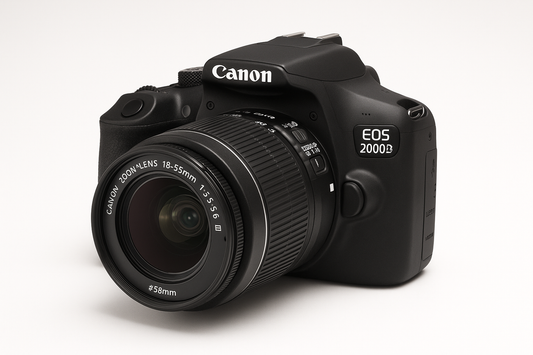 Canon EOS 2000D su EF-S 18-55mm objektyvu - pagrindinis vaizdas