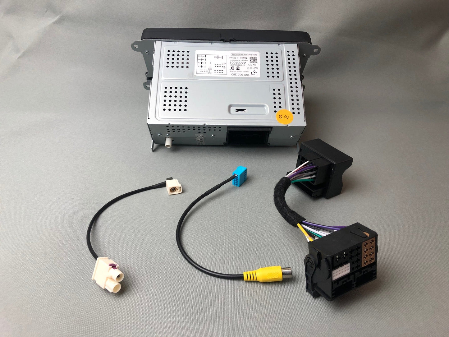 Volkswagen VW RCD 330G CarPlay and Android Car Navigation System Multimedia GPS